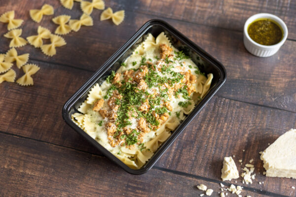 Les farfalles Alfredo pesto & saucisses italiennes