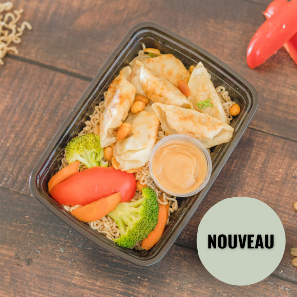 Les dumplings au poulet & sauce à l’arachide