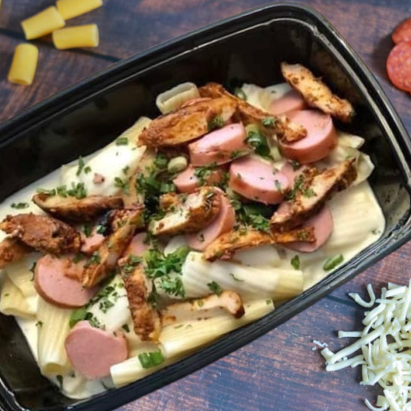 Les pâtes crémeuses au poulet cajun & saucisses fumées