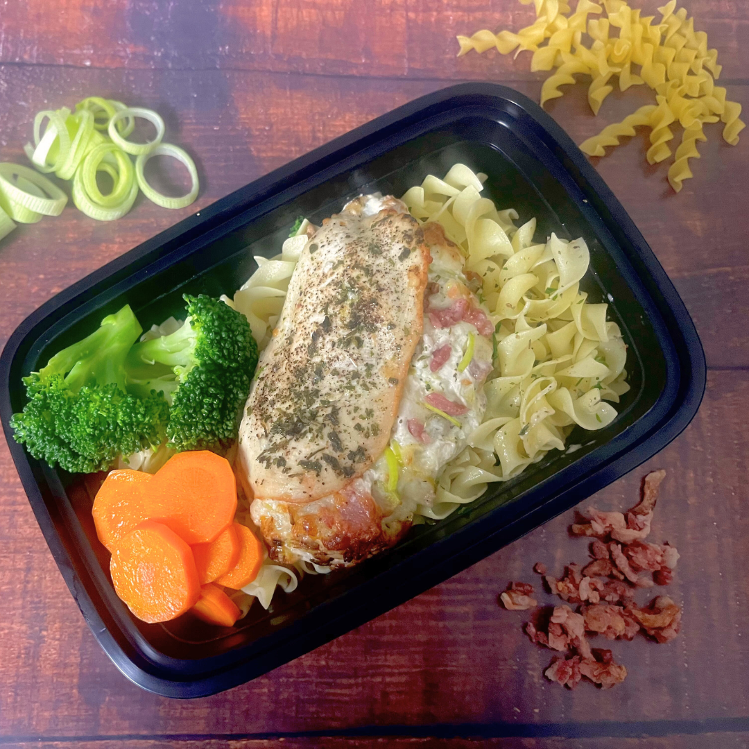 Le suprême de poulet à la crème de poireaux & bacon