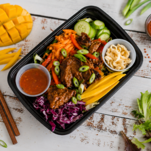 La salade asiatique de boeuf caramélisé & mangue